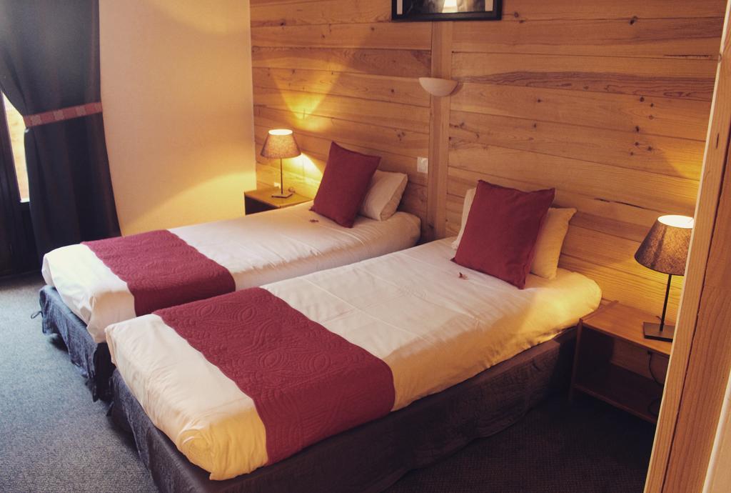 Hotel De La Valentin Лес дьо Алпс Екстериор снимка