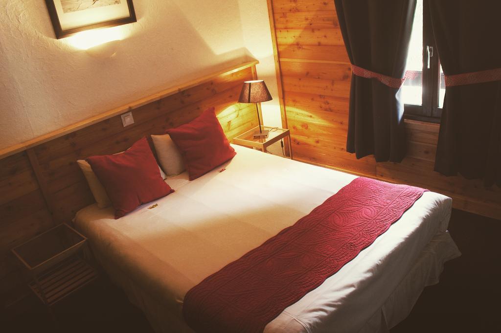 Hotel De La Valentin Лес дьо Алпс Екстериор снимка