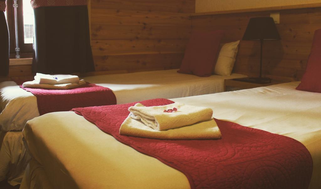 Hotel De La Valentin Лес дьо Алпс Екстериор снимка